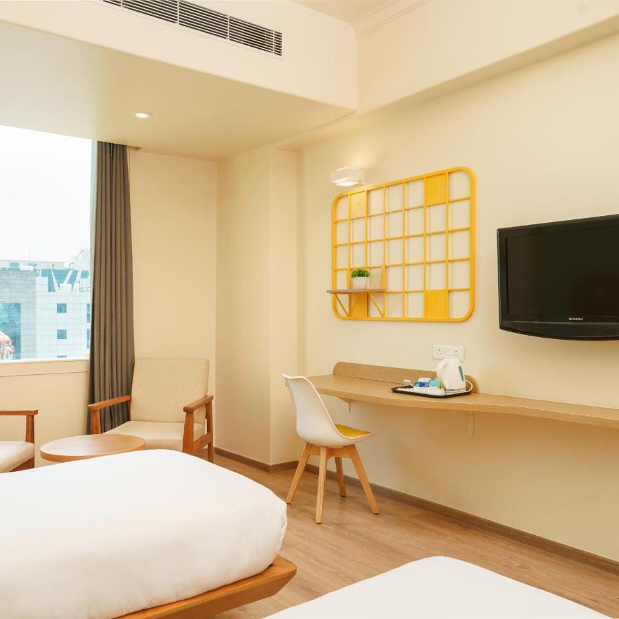 Bloom Hotel - Sector 62 Noida Exterior photo